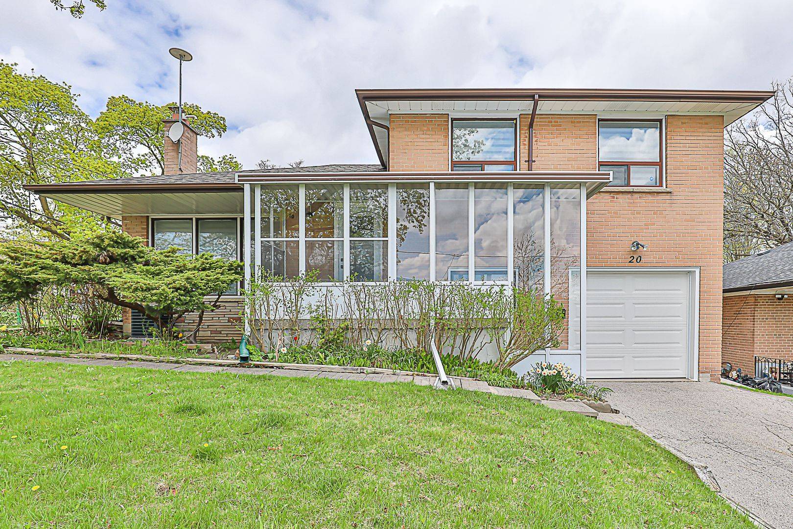 20 Ladywood DR, Toronto W10, ON M3A 2N2