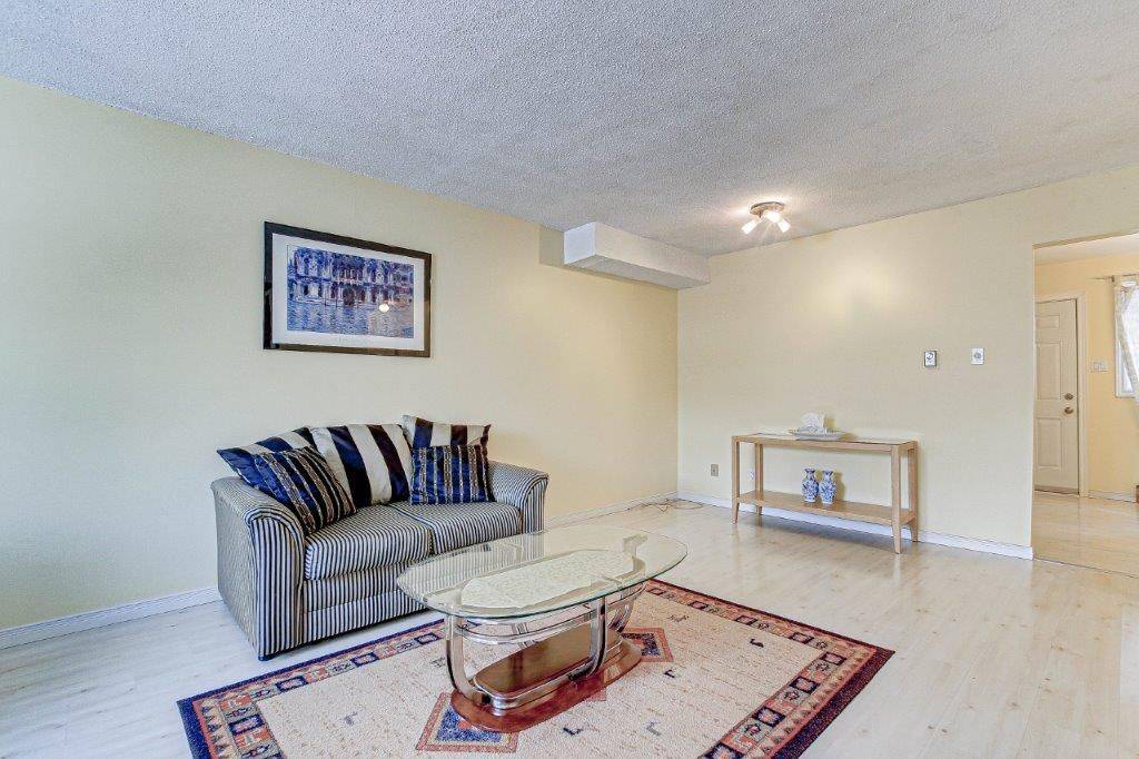 London East, ON N5Y 5J9,1215 Cheapside ST #2