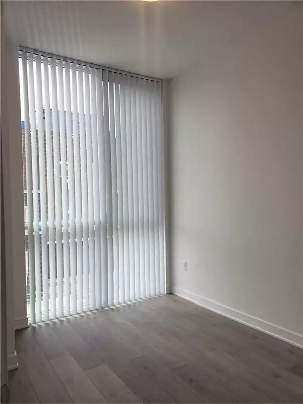 Vaughan, ON L4K 0M7,38 Honeycrisp CRES #203