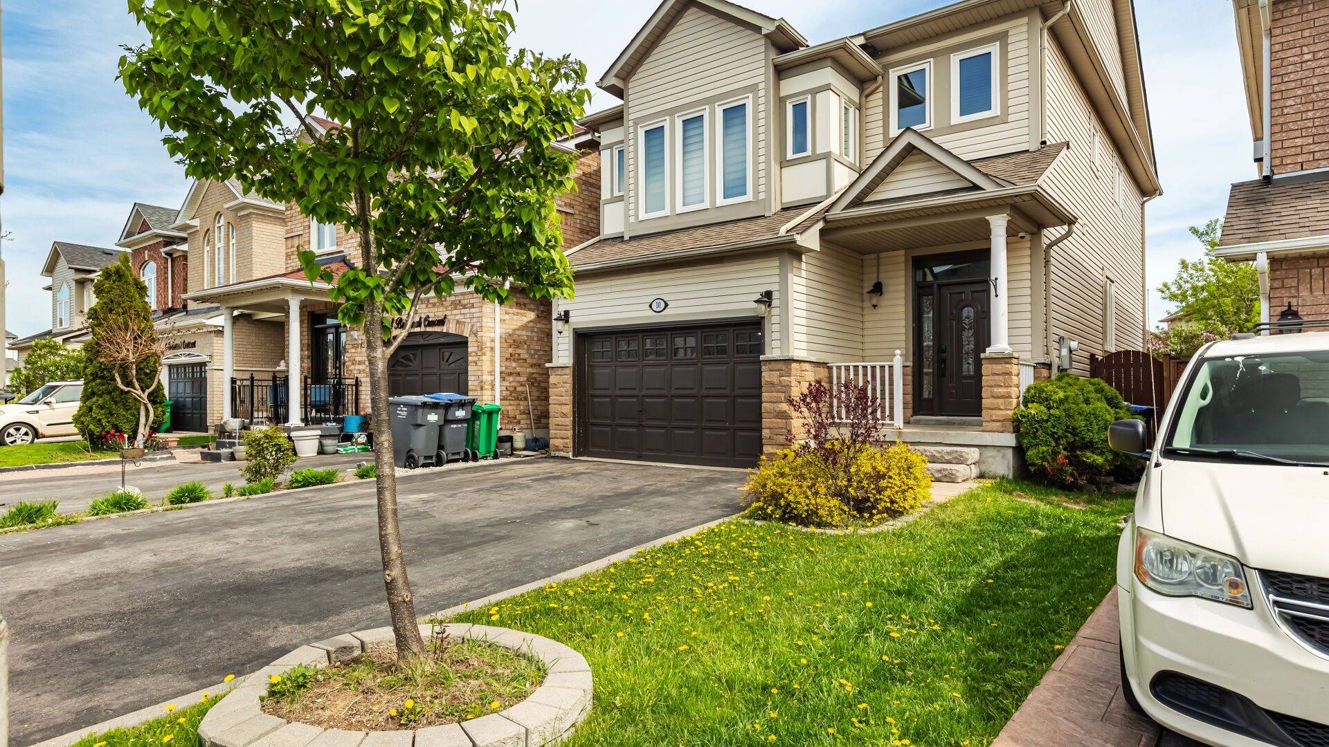 Brampton, ON L7A 1T7,10 bramoak CRES E