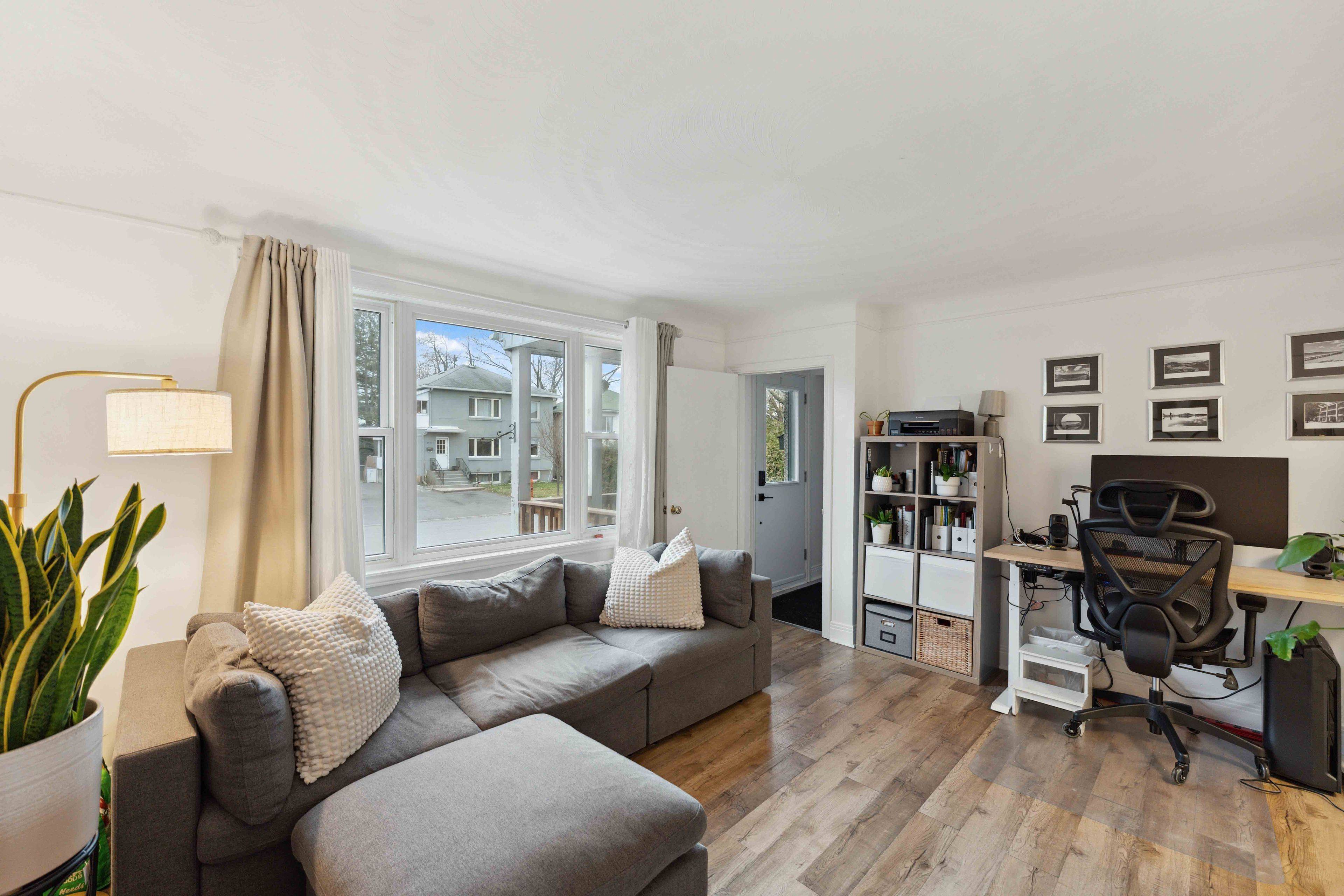 Billings Bridge - Riverside Park And Area, ON K1V 8E5,2427 Chasseur AVE #A