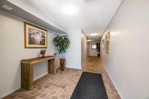 North Grenville, ON K0G 1J0,105 Asa ST #202