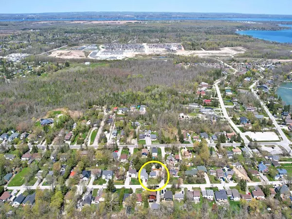674 Chestnut ST N, Innisfil, ON L9S 2H7