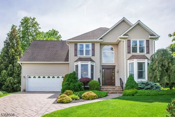 2 Jolie Ct, Boonton Town, NJ 07005