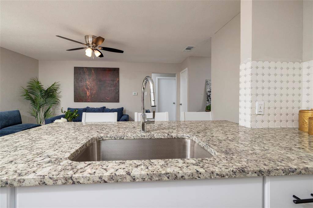Arlington, TX 76012,1115 Redbud Court