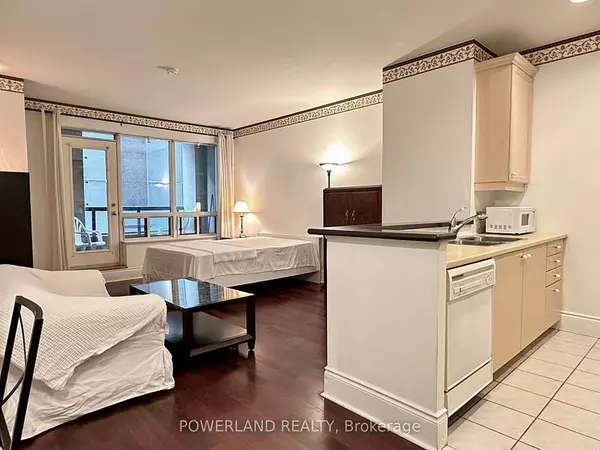 Toronto C02, ON M5S 1M8,102 Bloor ST W #205
