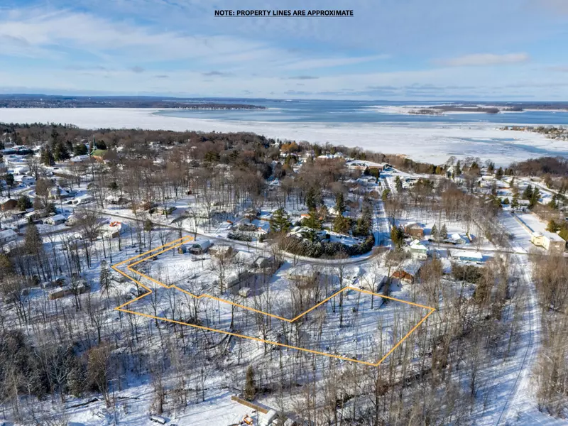241 Mountain AVE, Tay, ON L0K 1R0