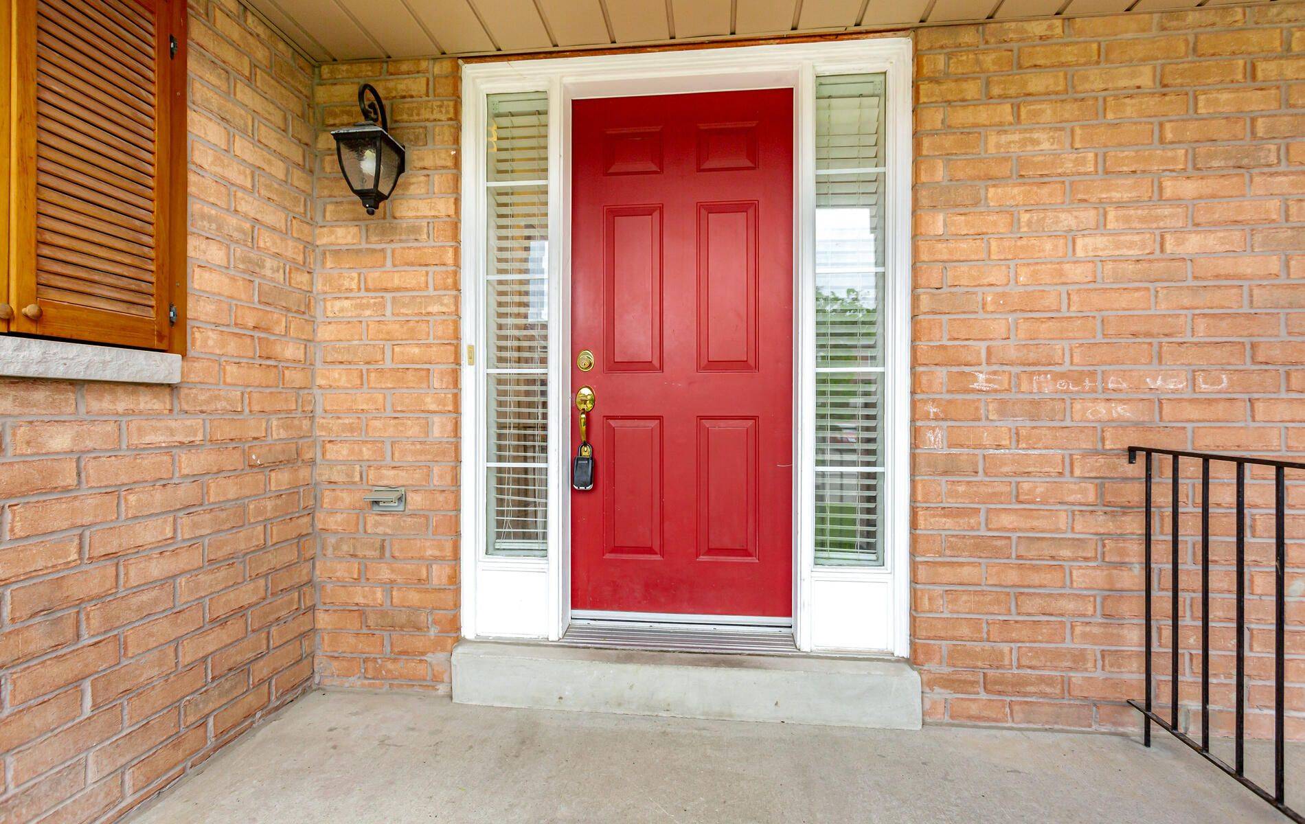 Mississauga, ON L5V 2Z6,6150 Windfleet CRES
