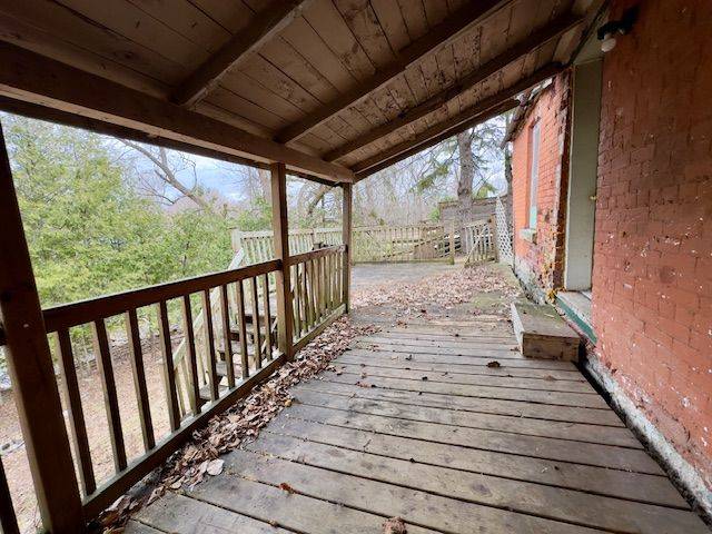 Renfrew, ON K7V 1R9,473 Raglan ST