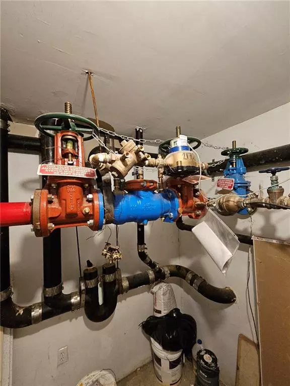 Brooklyn, NY 11234,2172 Flatbush AVE #1