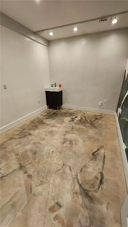 Brooklyn, NY 11234,2172 Flatbush AVE #2