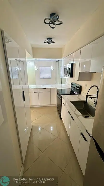 Coral Springs, FL 33065,4039 Coral Springs Dr #10