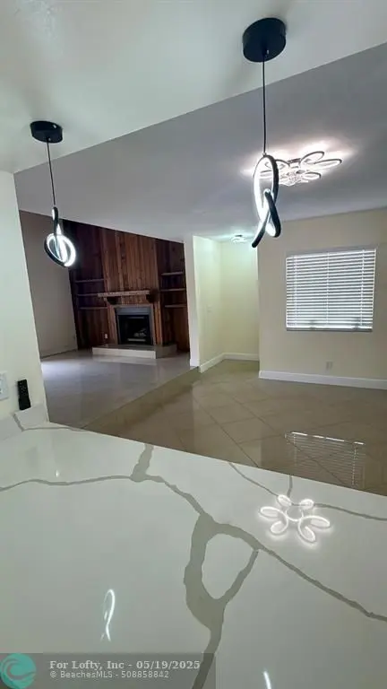 Coral Springs, FL 33065,4039 Coral Springs Dr #10