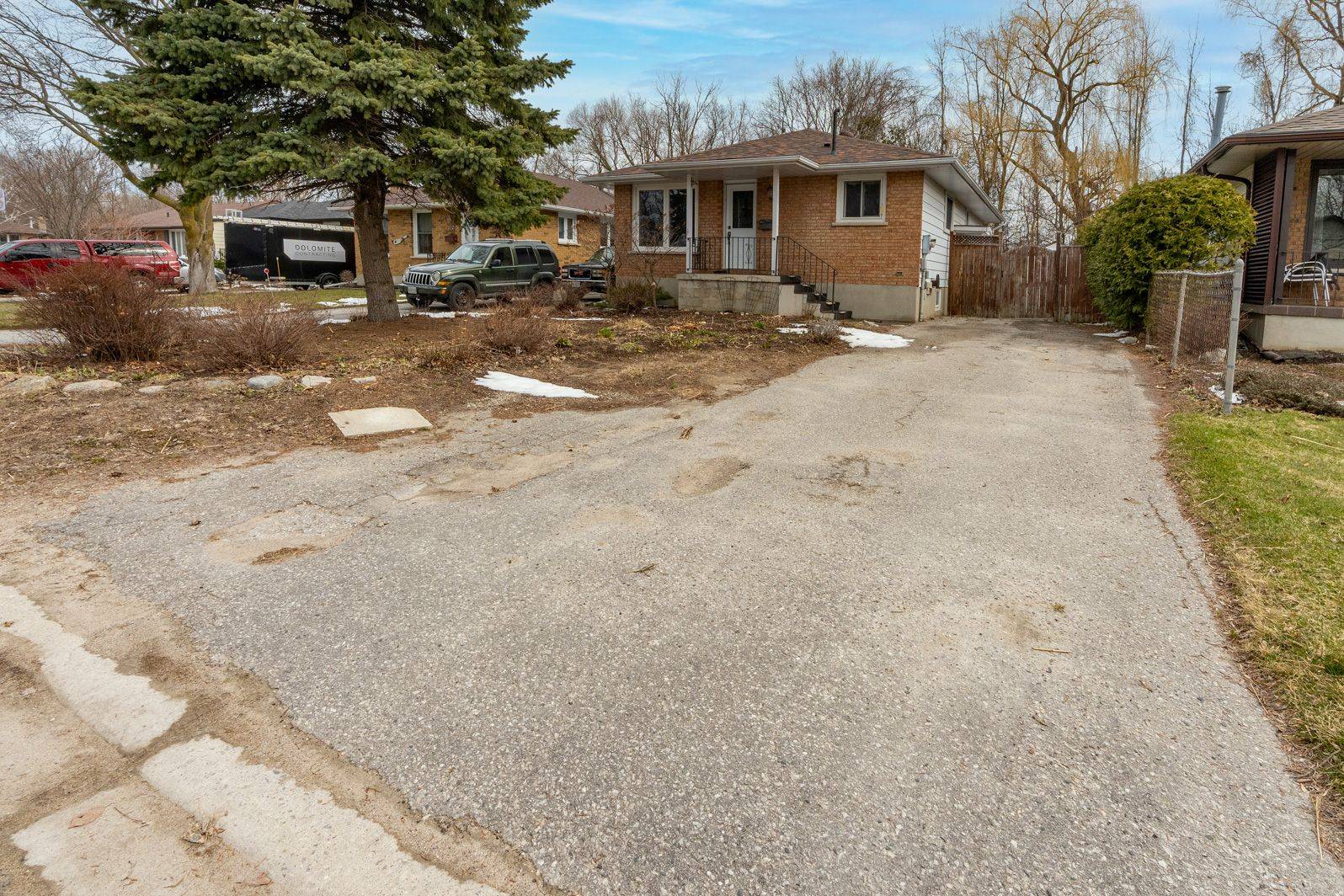 Collingwood, ON L9Y 4K8,9 Sproule AVE