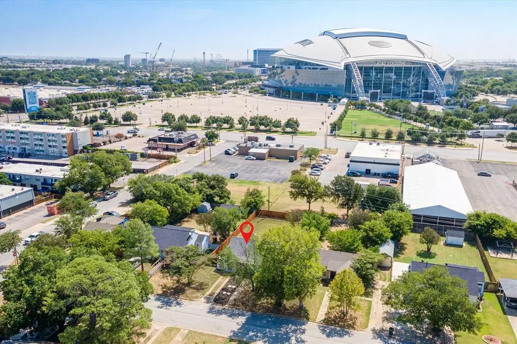 Arlington, TX 76011,833 Roosevelt Street