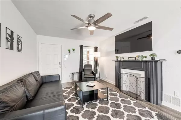 Arlington, TX 76011,833 Roosevelt Street