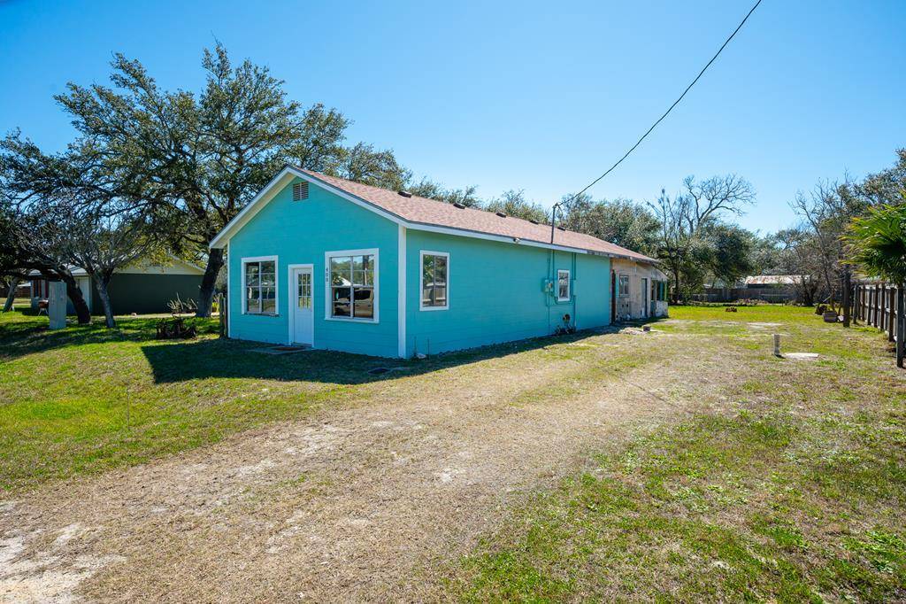 Fulton, TX 78358,408 Broadway St.