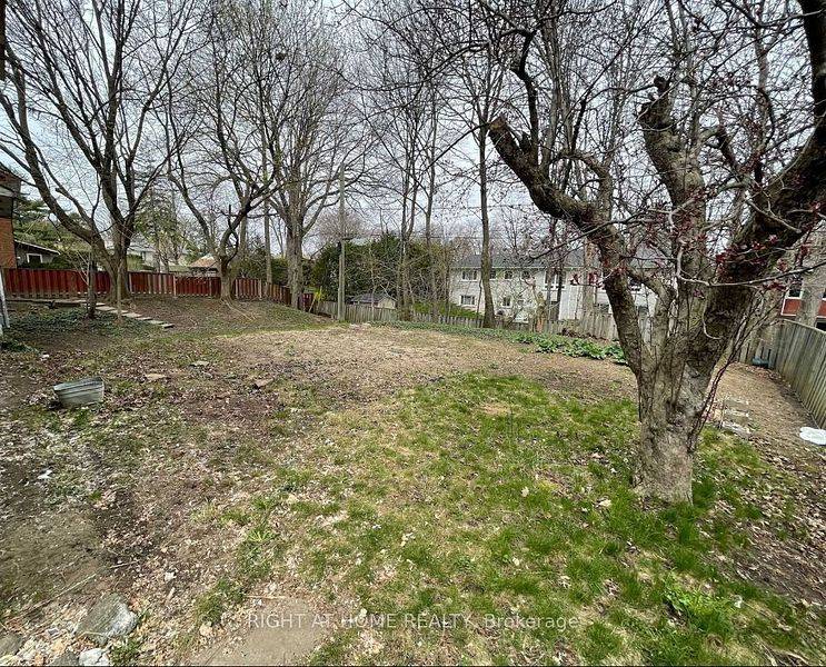 Markham, ON L3T 1C4,4 Elspeth PL