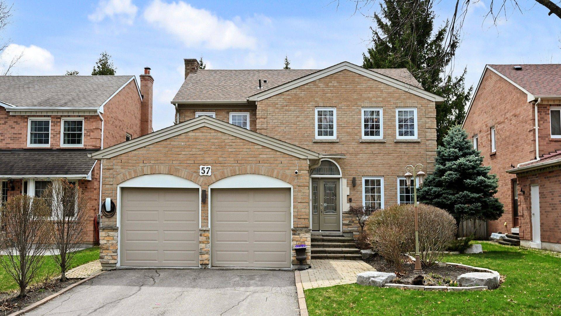 57 Longwater Chase, Markham, ON L3R 4A7