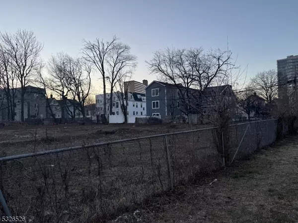 52 Cambridge St, East Orange City, NJ 07018