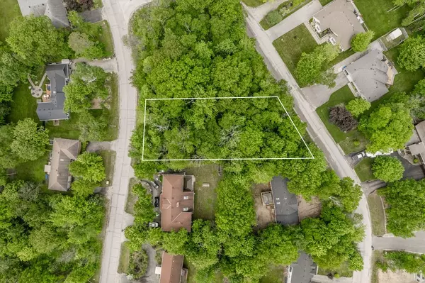 Wasaga Beach, ON L9Z 1B3,16 SUNWARD DR