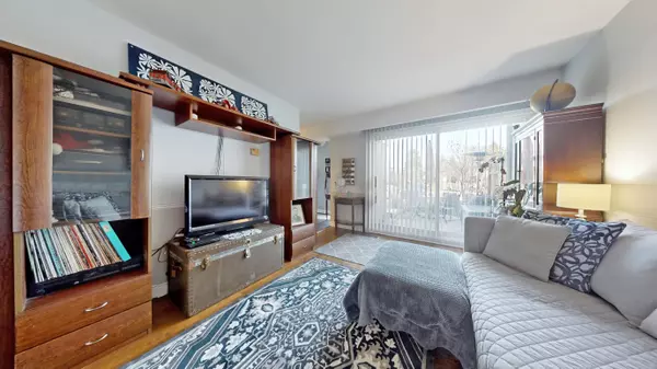 Pickering, ON L1W 1L4,925 Bayly ST #91