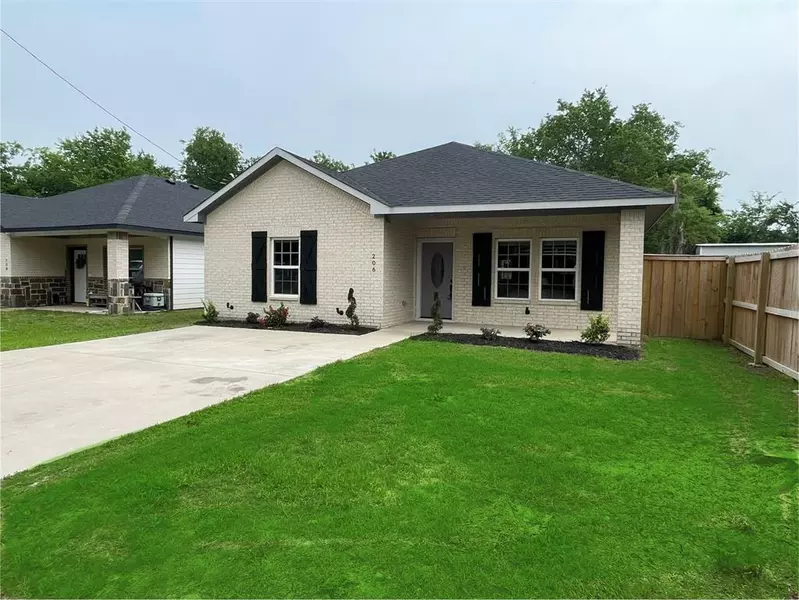 206 E Birch Street, Campbell, TX 75422