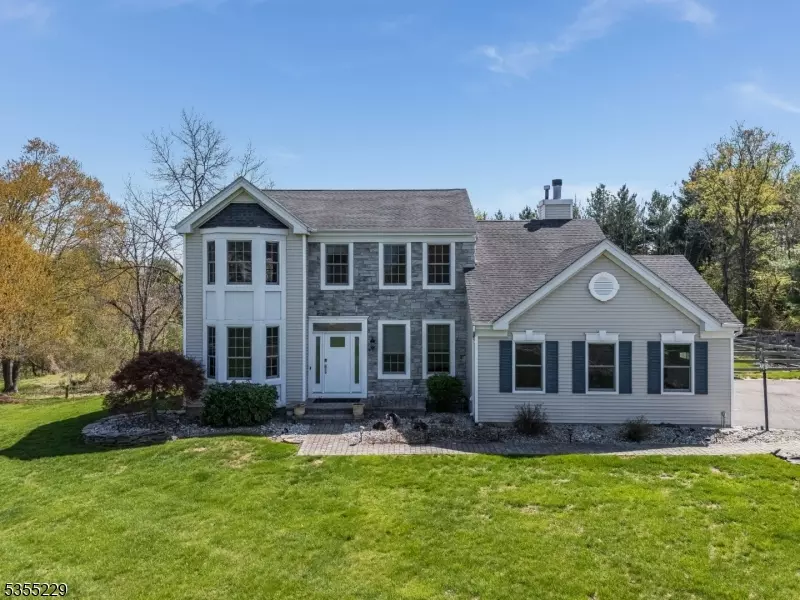 19 Skyline Dr, Raritan Twp., NJ 08822