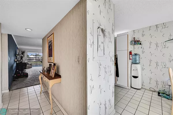 Tamarac, FL 33321,7292 S Devon Dr #302