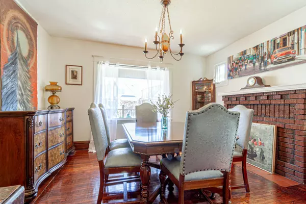 Hamilton, ON L8L 6Y1,165 Leinster AVE N