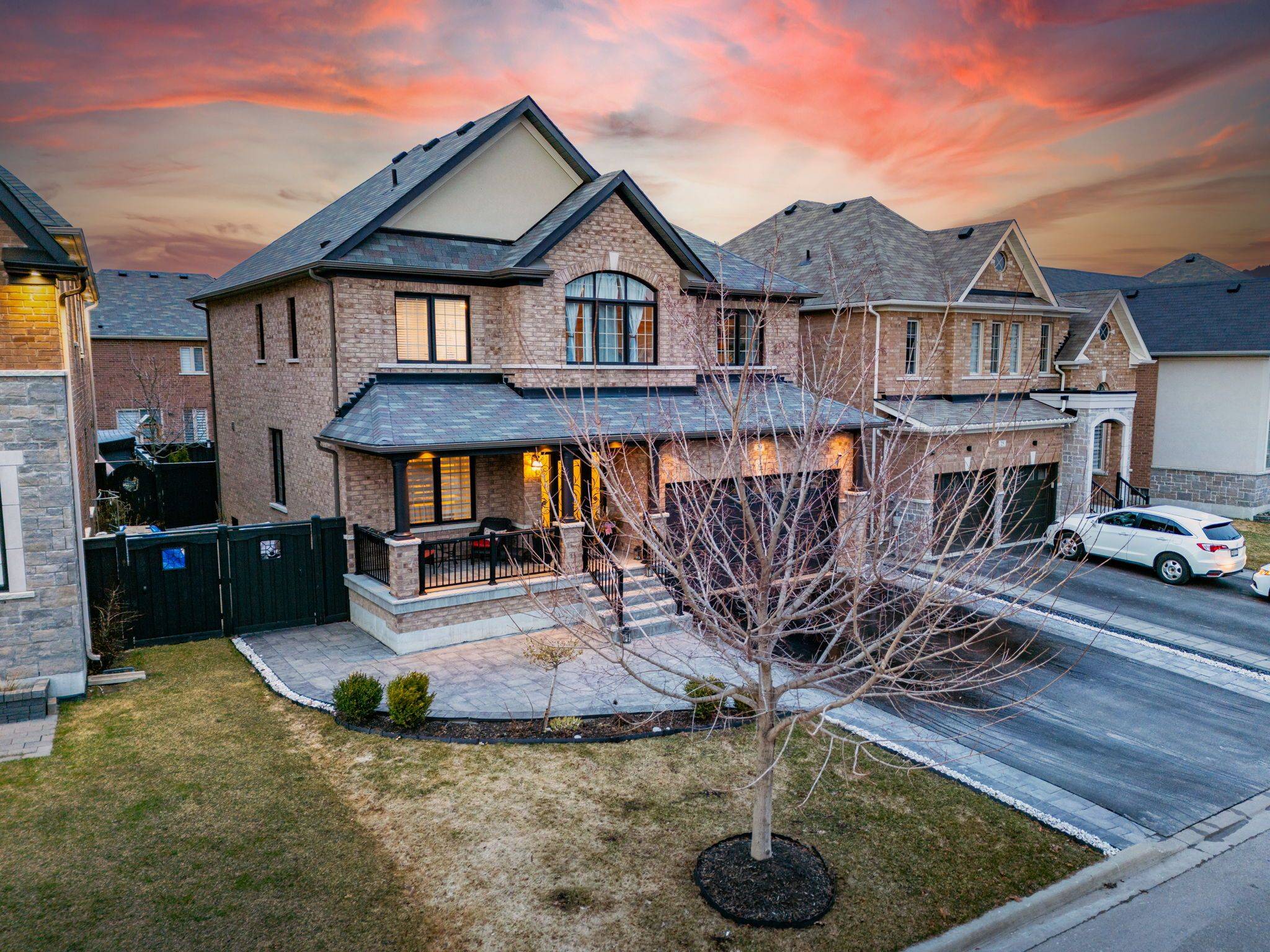 Bradford West Gwillimbury, ON L3Z 0V5,29 Kidd ST