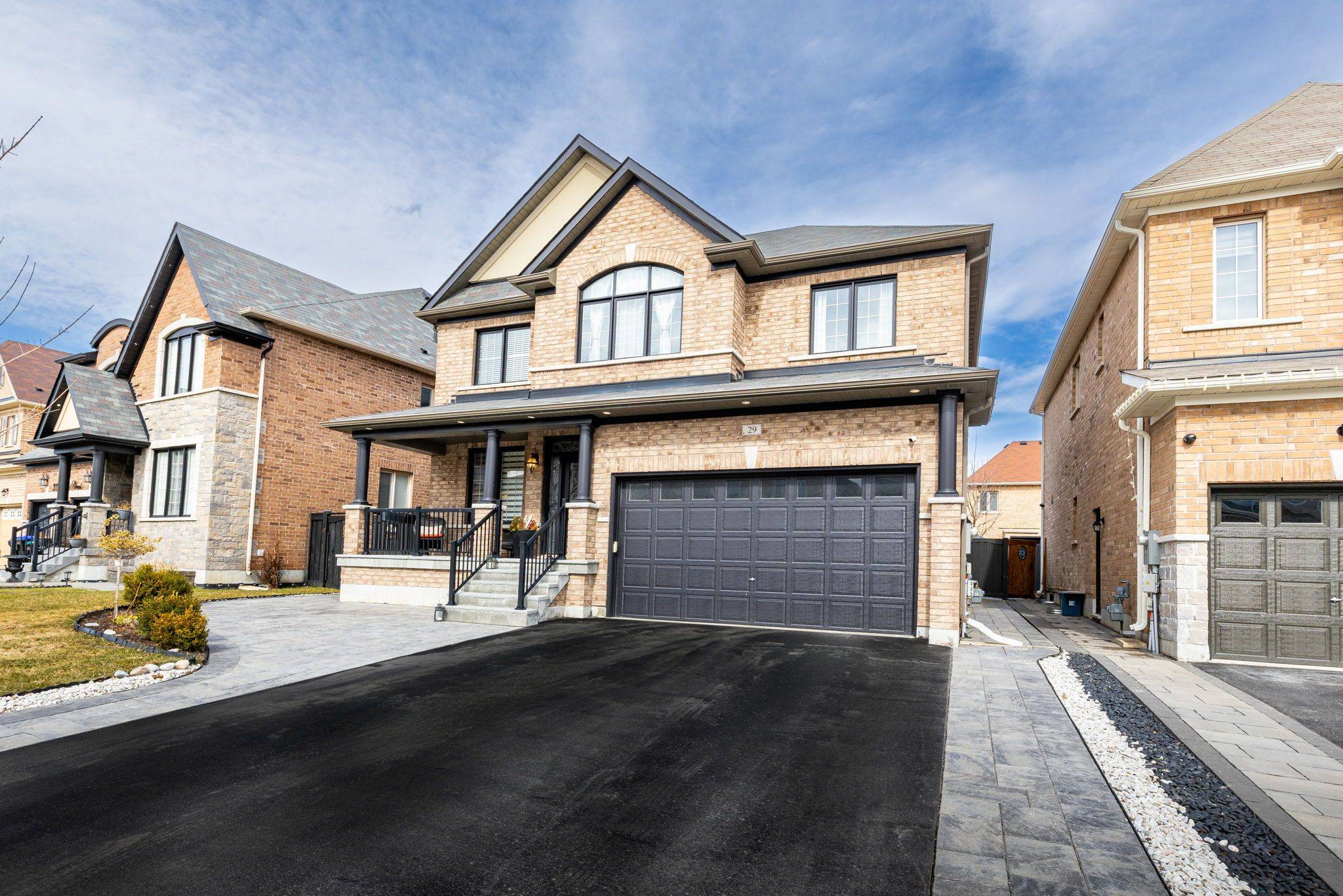 Bradford West Gwillimbury, ON L3Z 0V5,29 Kidd ST