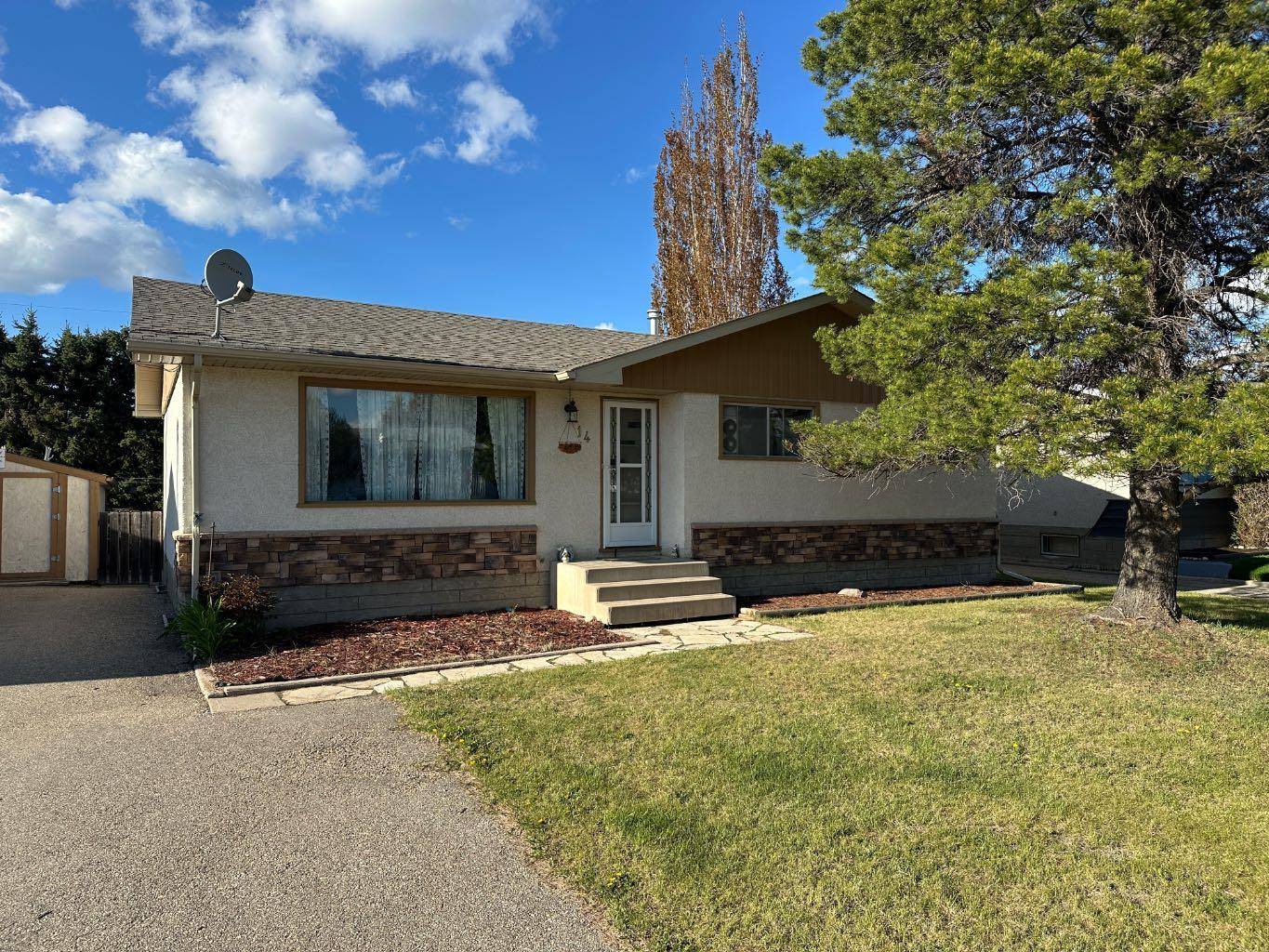 14 Athabasca Drive, Whitecourt, AB T7S 1H2