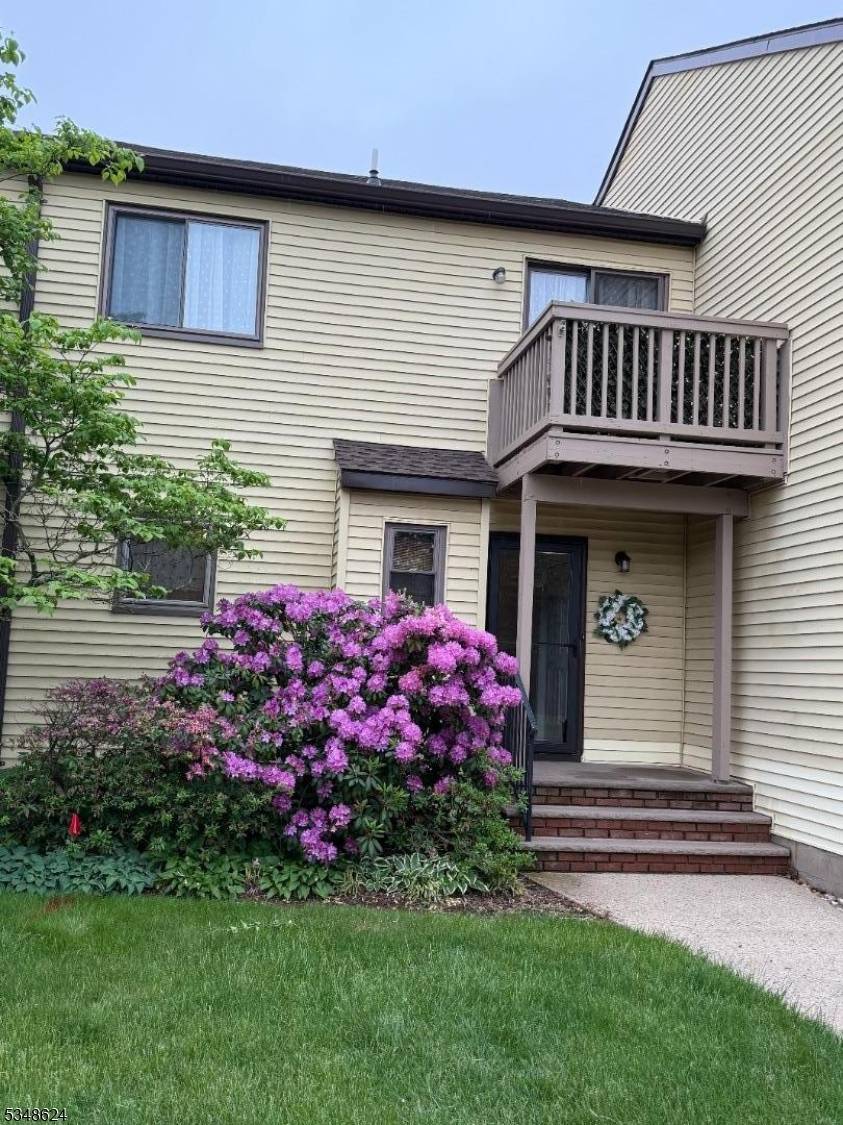 7 Lake Ct, Raritan Twp., NJ 08822