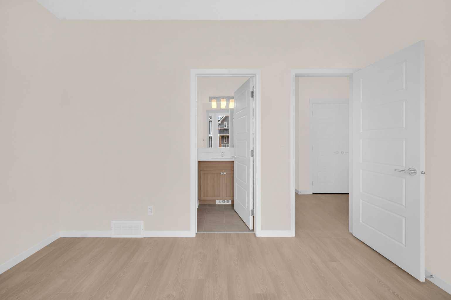 Calgary, AB T3P 1Y8,58 Herron ST NE