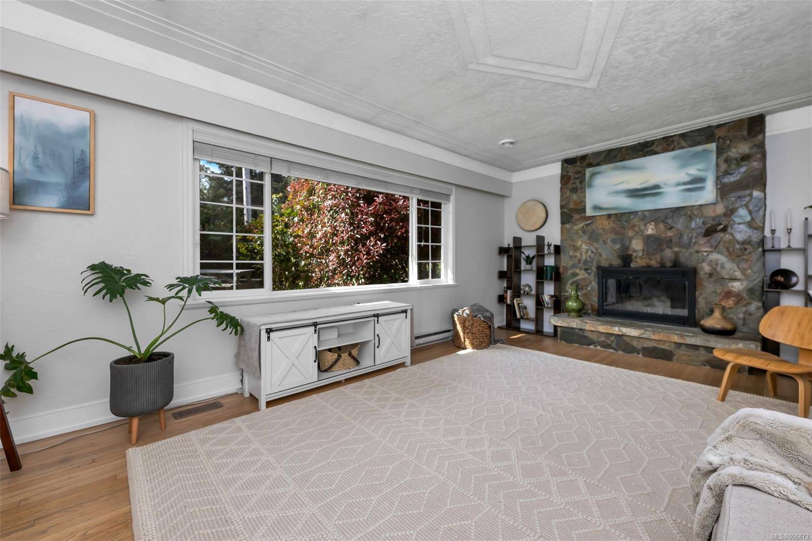 Saanich, BC V8X 3C9,1006 Karen Cres