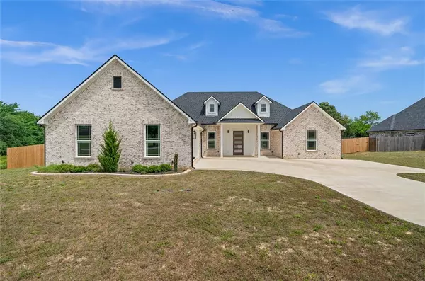 19383 Ridge Point, Lindale, TX 75771