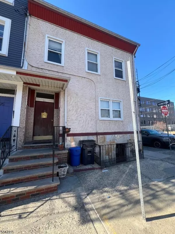 93 Bruen St, Newark City, NJ 07105