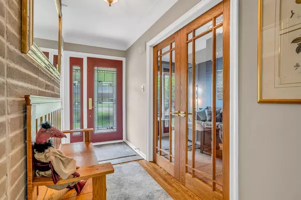 Toronto C13, ON M3C 1N8,24 Deepwood CRES