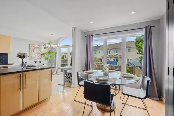 Kanata, ON K2W 1H6,2072 Dunollie CRES