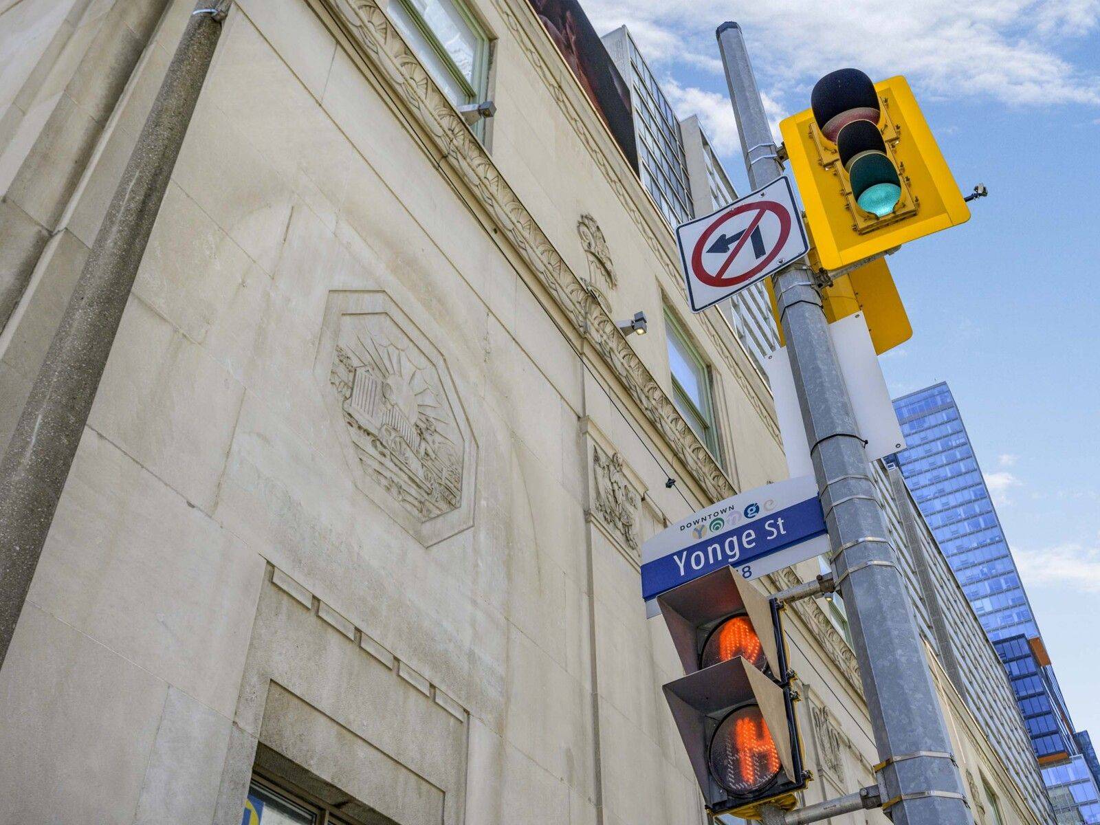Toronto C01, ON M5B 1S6,378 Yonge ST