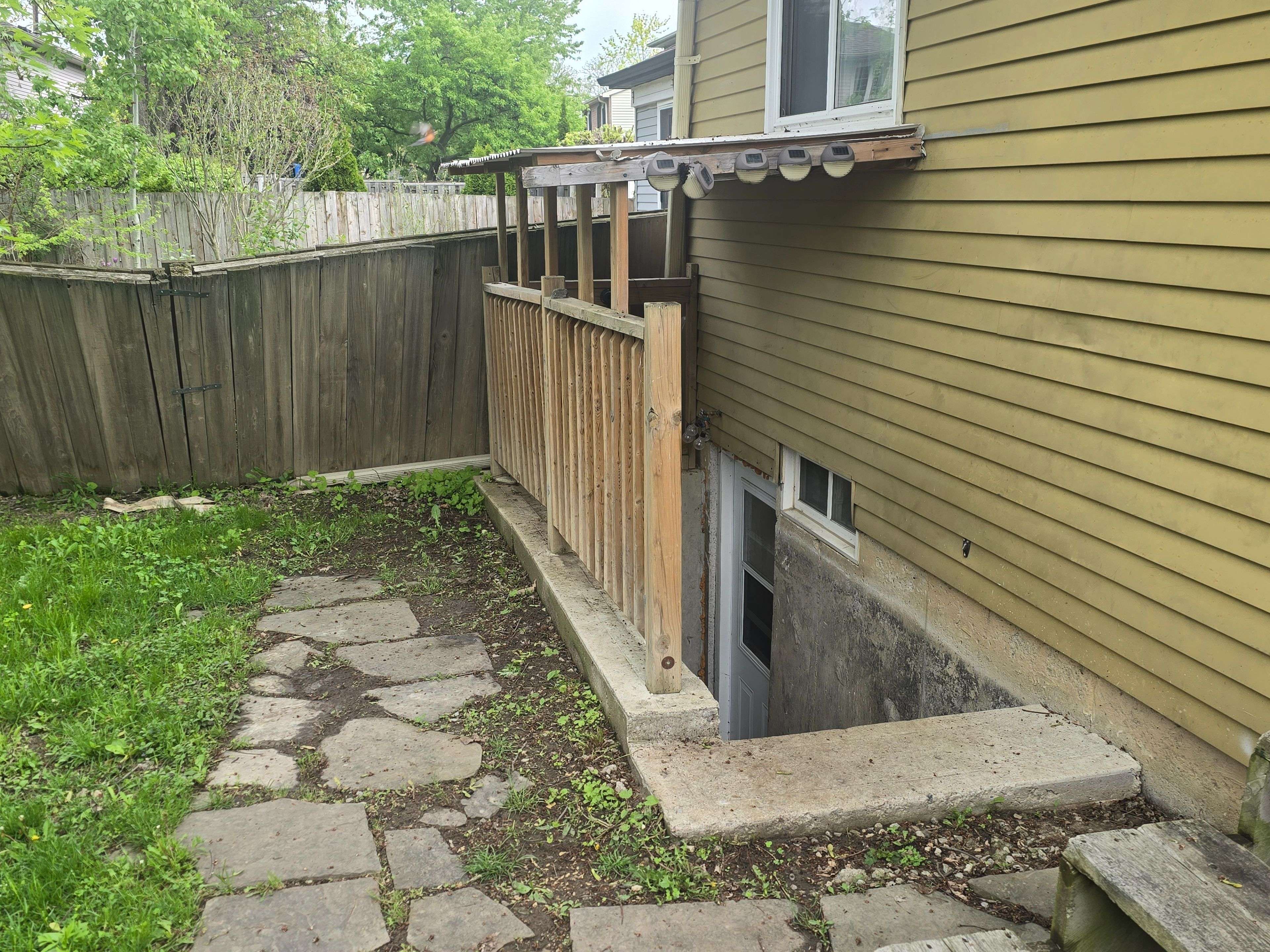 Mississauga, ON L5N 3A1,3098 Keynes CRES #Basement