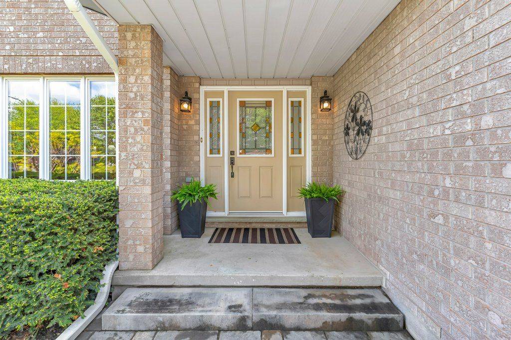 Kitchener, ON N2A 3V7,208 Michener CRES