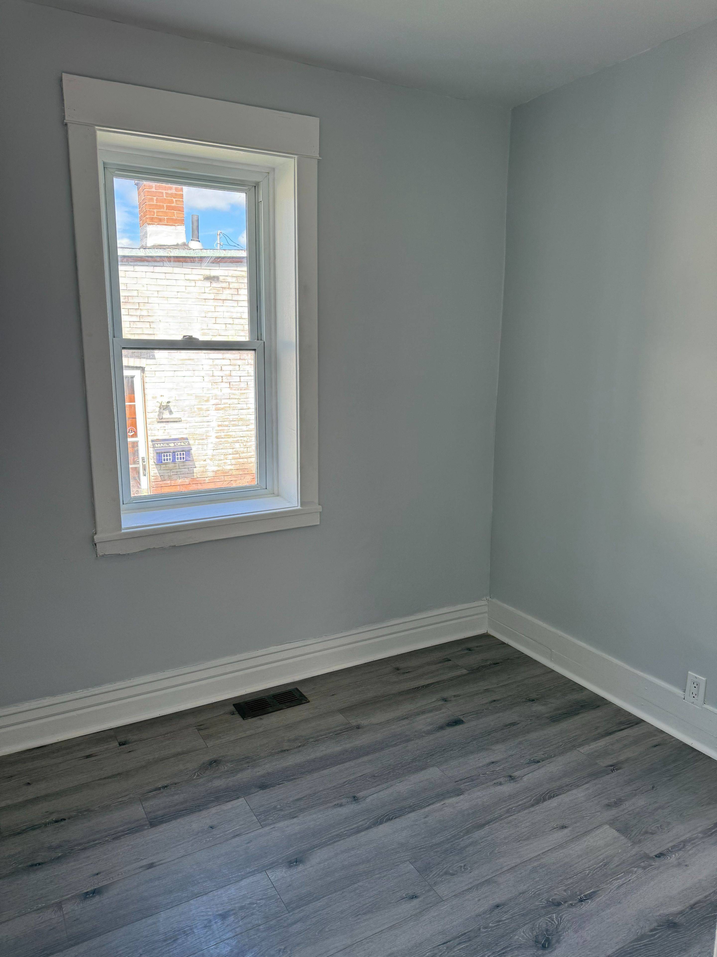 Niagara Falls, ON L2G 1X8,6328 Ker ST