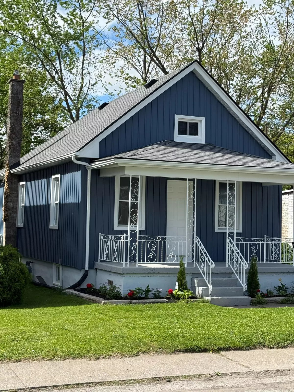 Niagara Falls, ON L2G 1X8,6328 Ker ST