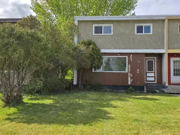 9521 89 AVE, Peace River, AB T8S 1G7