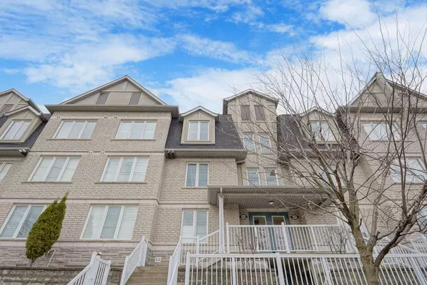 649D Warden AVE #24, Toronto E04, ON M1L 0E7