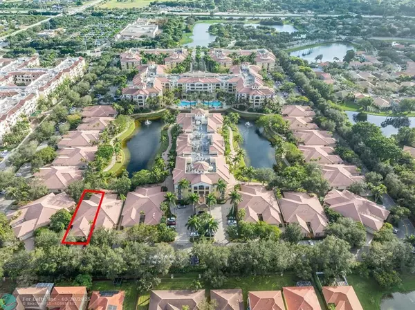 16128 Emerald Estates Dr #V-13, Weston, FL 33331