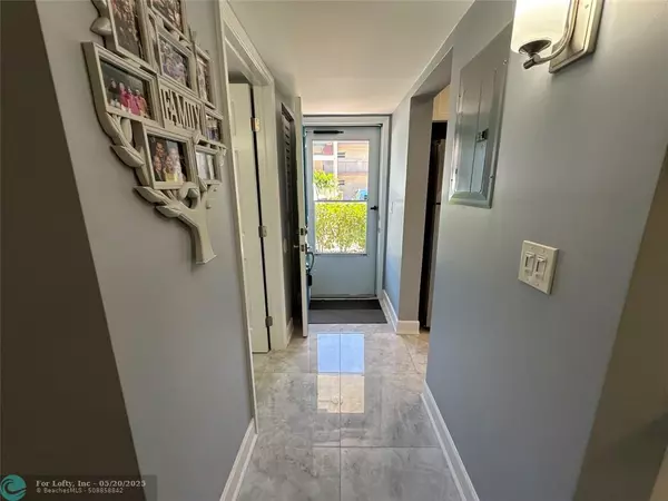 Palm Springs, FL 33461,725 Lori Drive #111