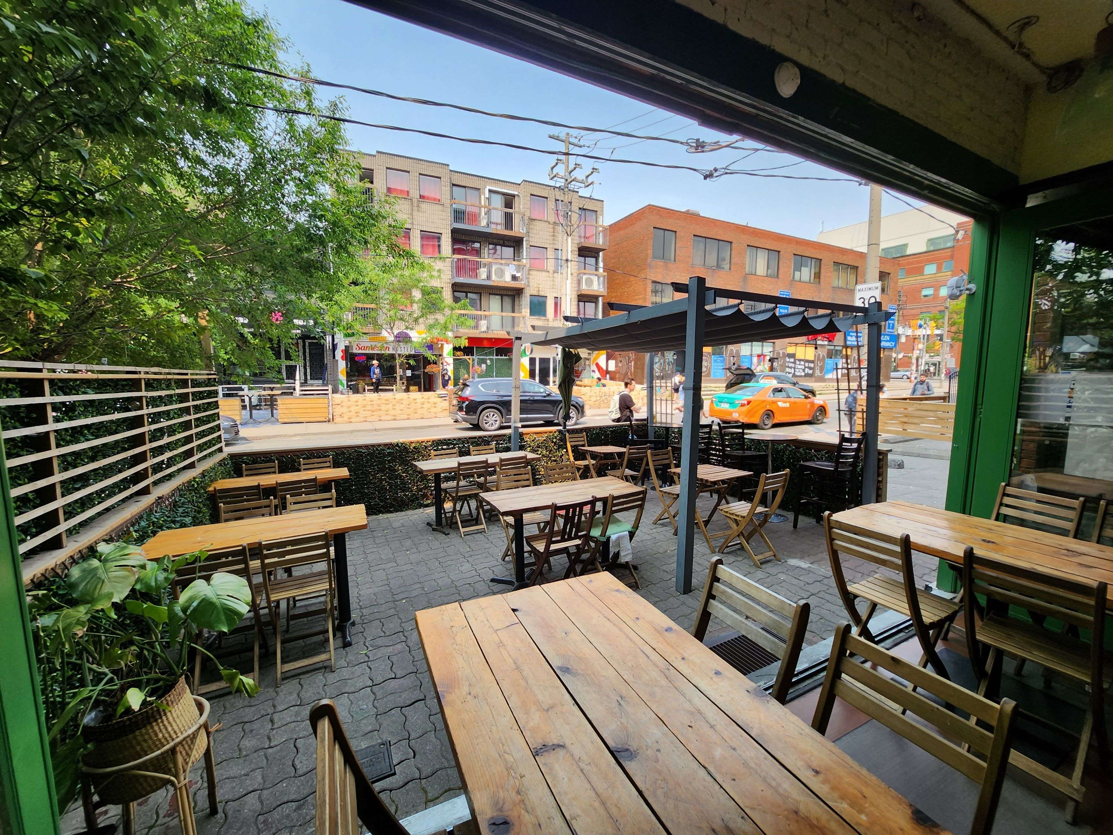 Toronto C01, ON M5T 2M2,319 Augusta AVE